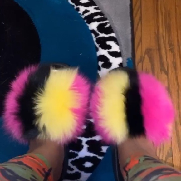 Colorful fur slides - Picture 1 of 1